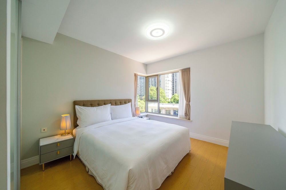 Tyms Modern 2BR 1BA Suite Xujiahui Metro