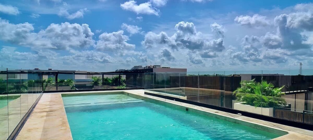 Spacious 2 BR Apartment With Private Pool, Top Amenities
