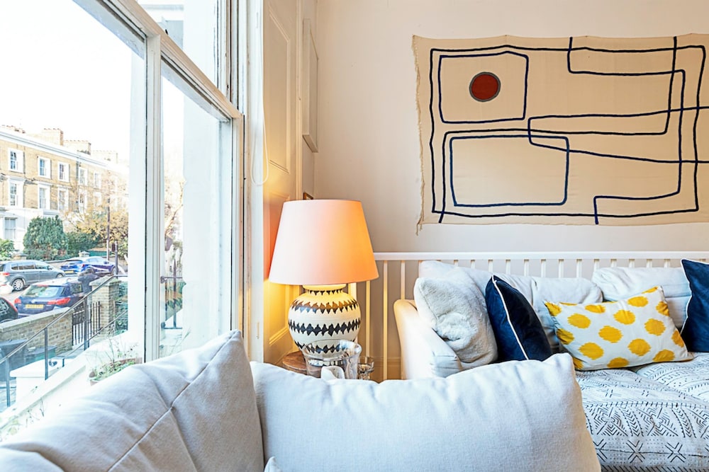 Colourful and Cosy Home in De Beauvoir Town