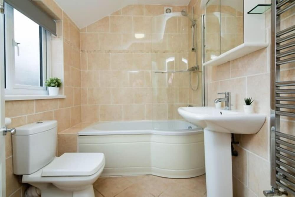 Nottingham Vacations - Stunning 5bed House in Nottingham - Property Image 2