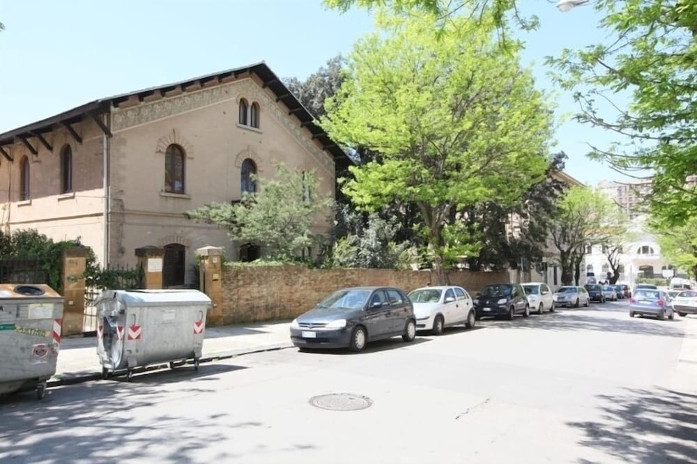 Photo 8