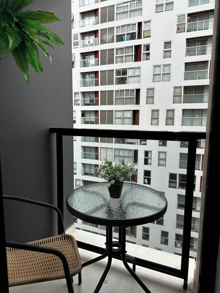 Family Apartment with a View (1309)
