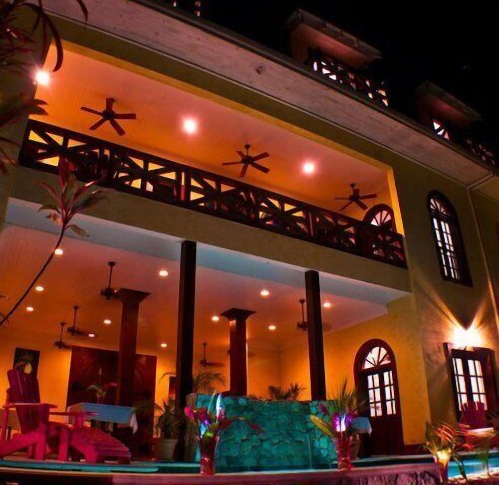 Mahogany Hall Boutique Resort