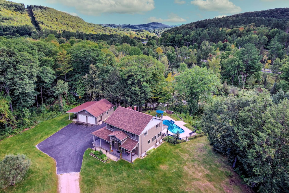 Okemo Mtn Retreat < 1 Mi to Jackson Gore Base! view 2