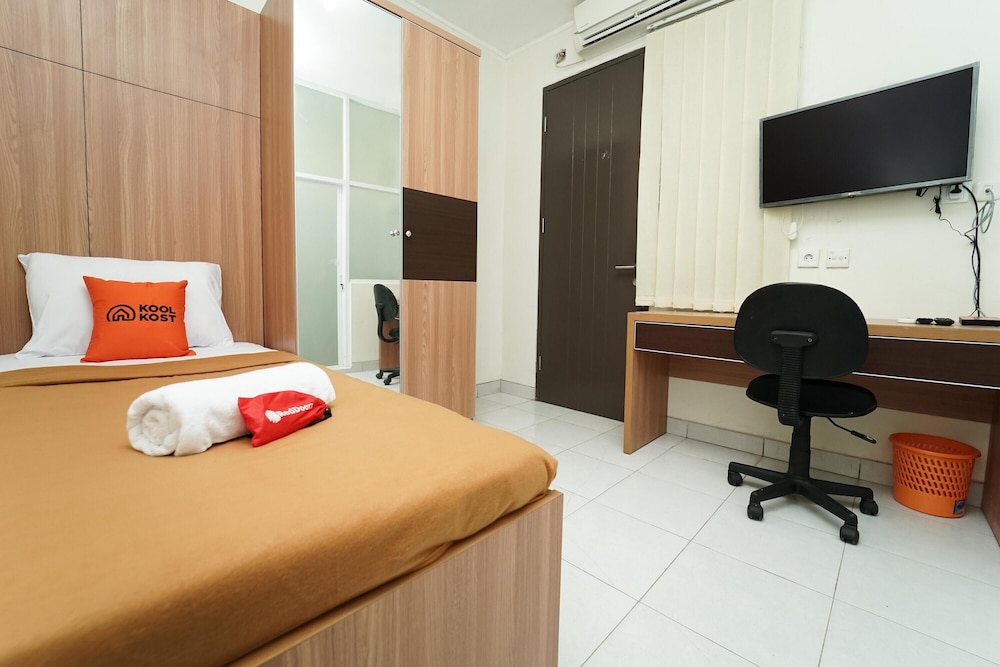 KoolKost near Universitas Prasetiya Mulya