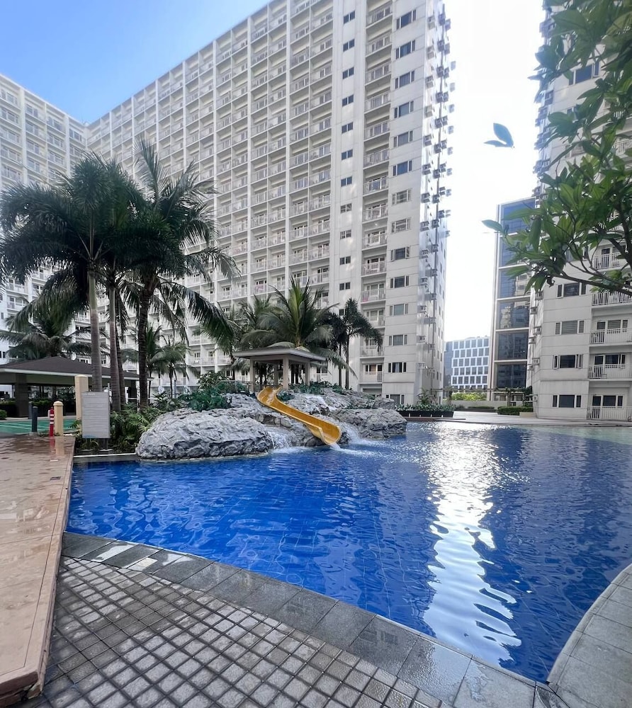 SHORE 1 RESIDENCES
