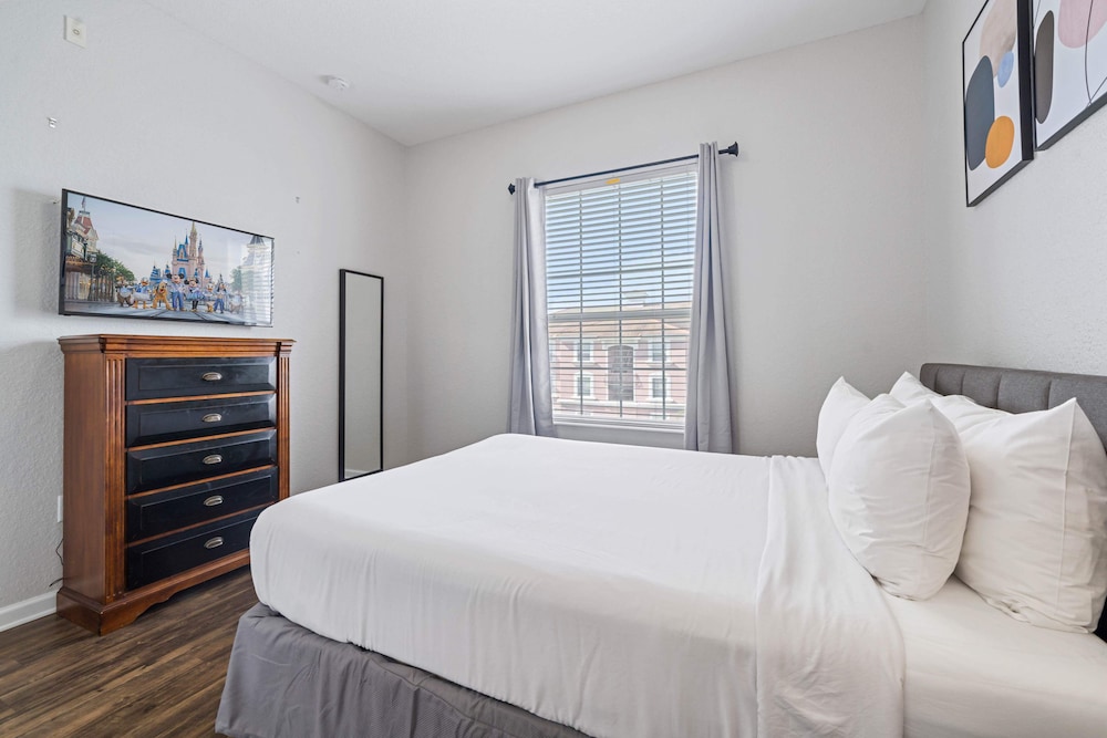 4816 Cayview Avenue #407