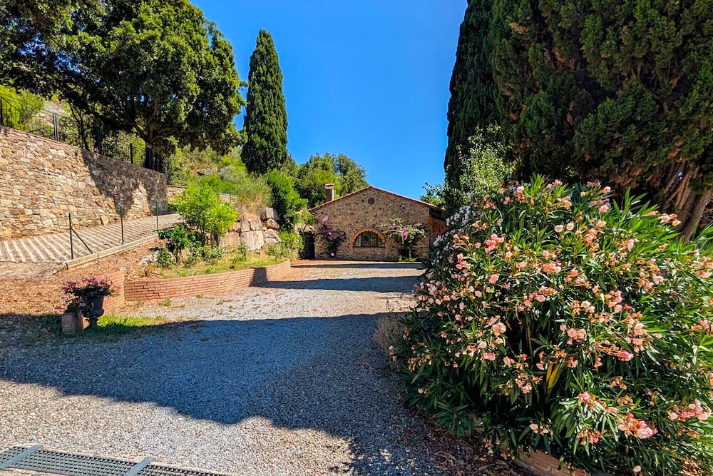 Villa Poggio al Coniglio a Suvereto con Piscina