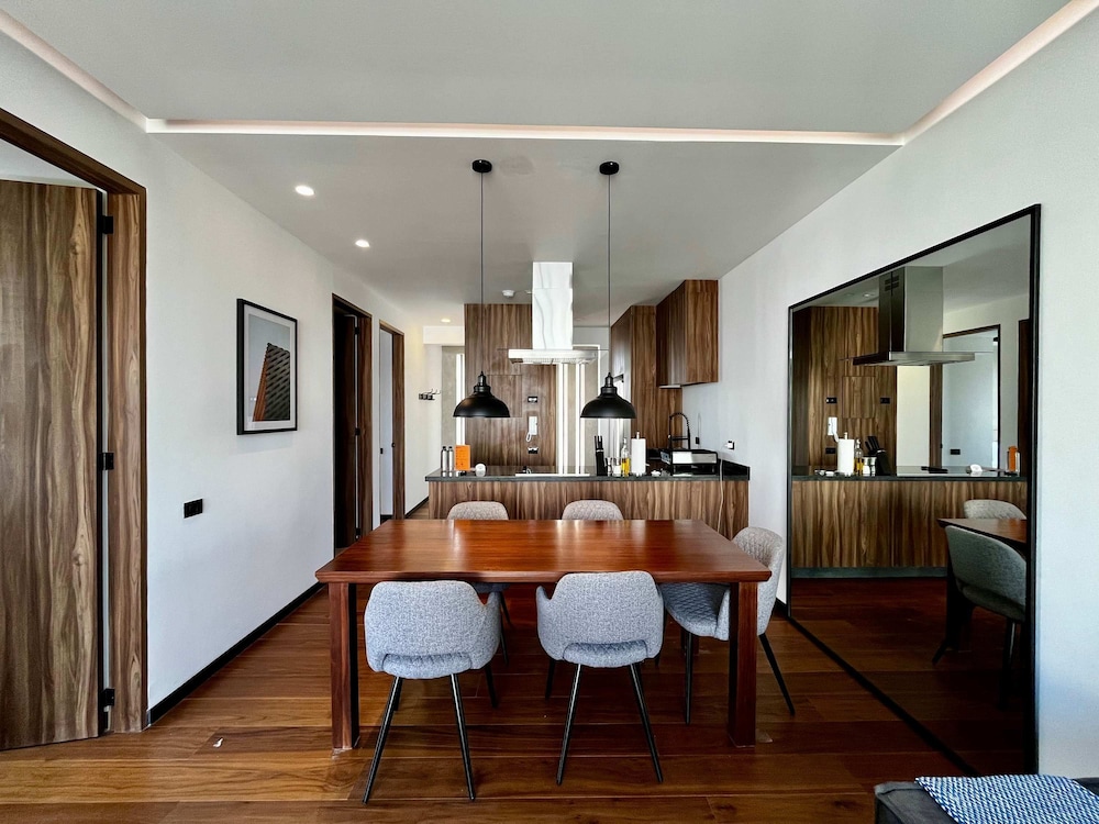 w Amazing 2BR With Elegant Balcony in Roma Nte
