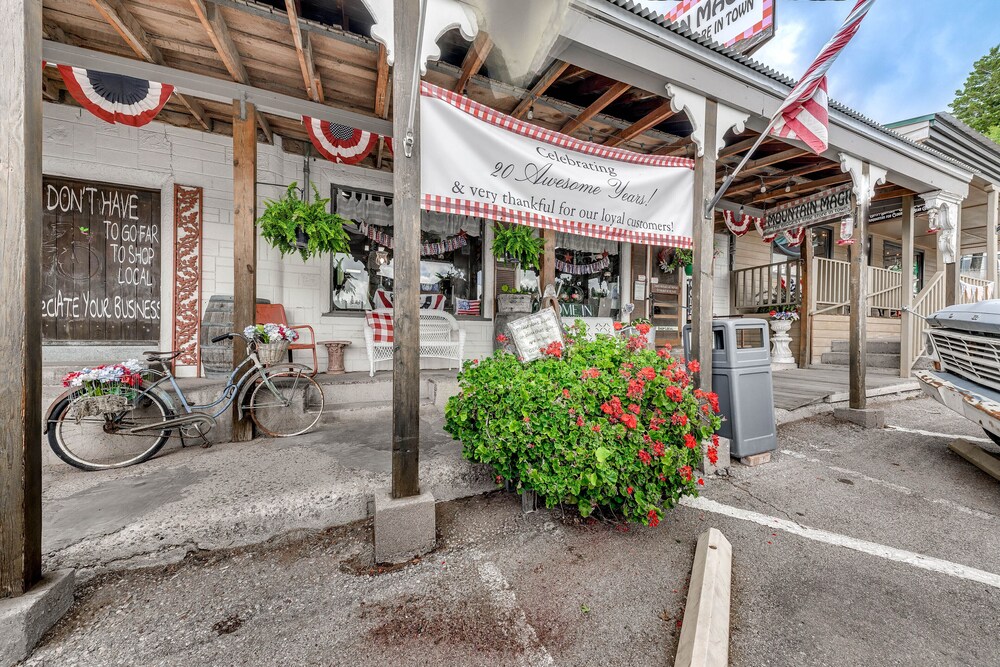 Peaceful Cloudcroft Vacation Rental: Walk to Shops - Property Image 3