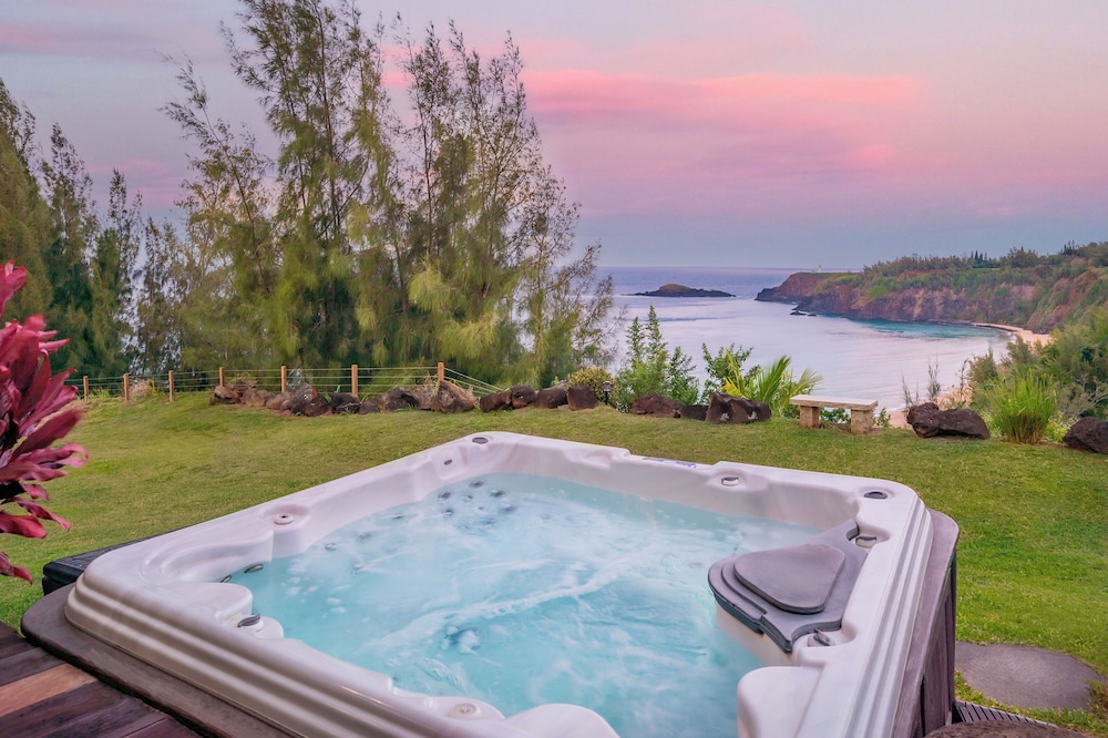 Secret Beach House in Kilauea