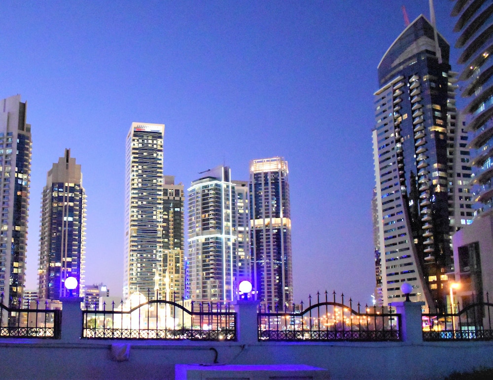 2 Bedrooms Apartment in Marina Diamond 4