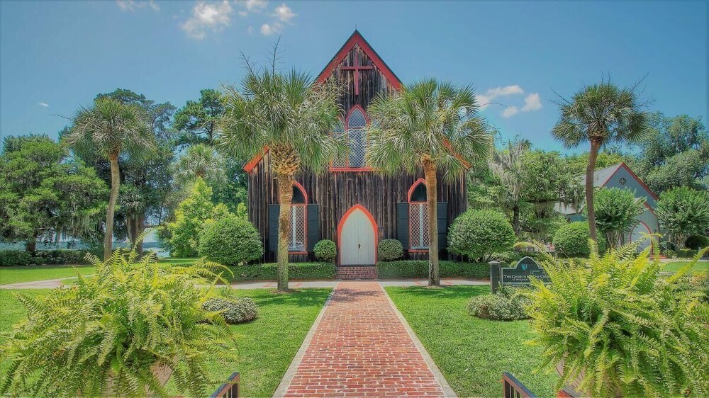 Charming Old Town Loft, Nestled in the Heart of Historic Bluffton, SC