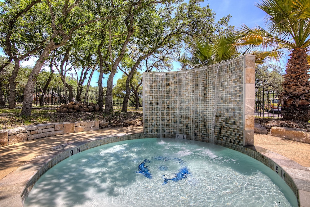 Sun Outdoors San Antonio West