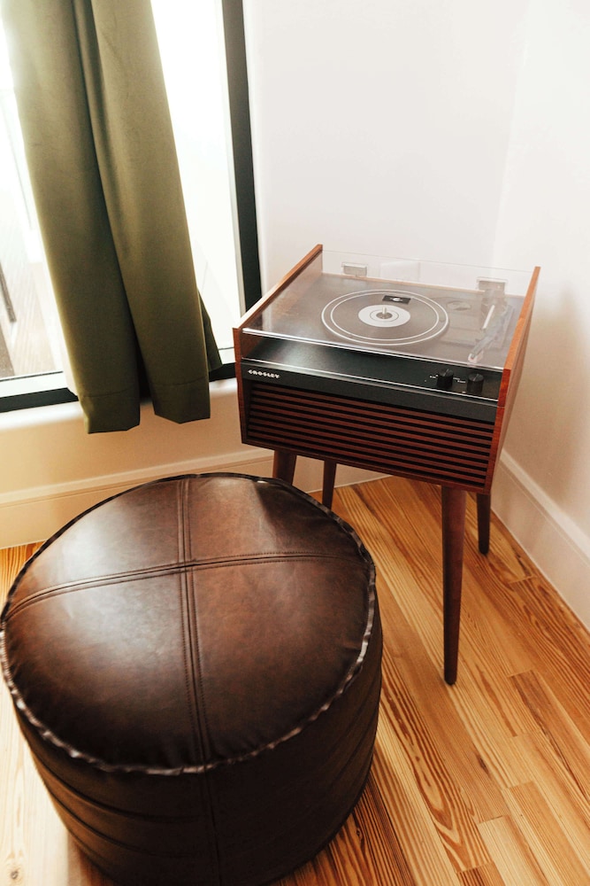 Loft 307 The William Vinyl Downtown Vibes