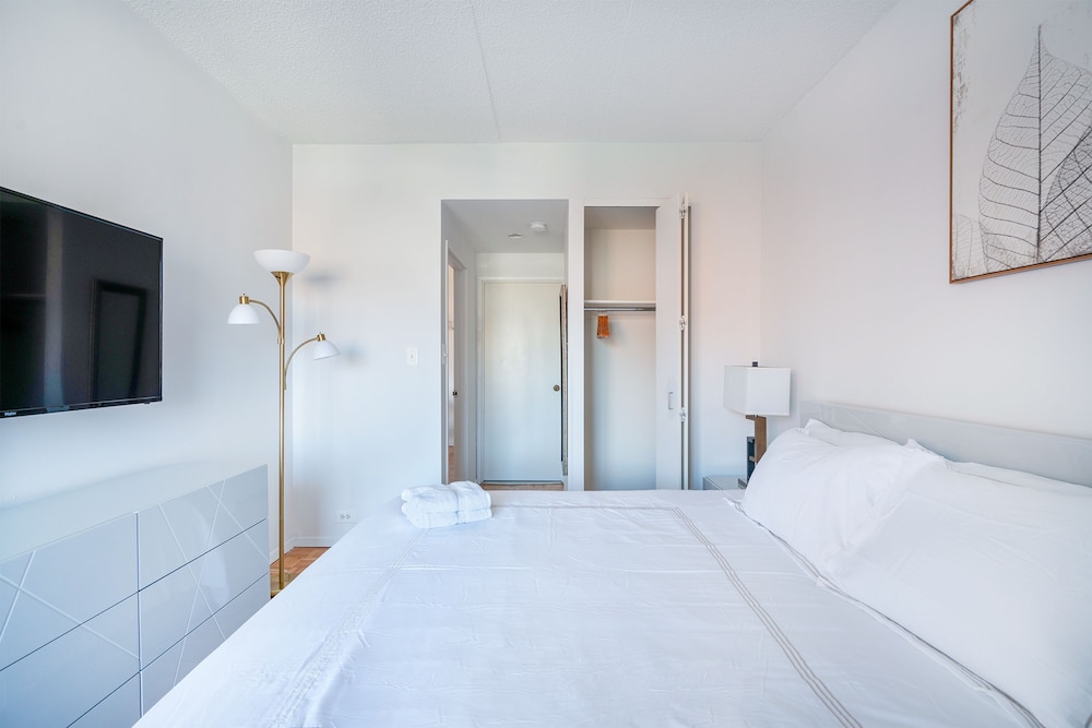 Sunny 3 BR 3 Bath Apt With Large Balcony