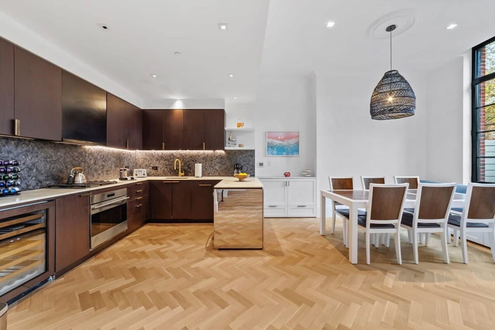 Clinton by Rovetravel 3BR Duplex w Backyard