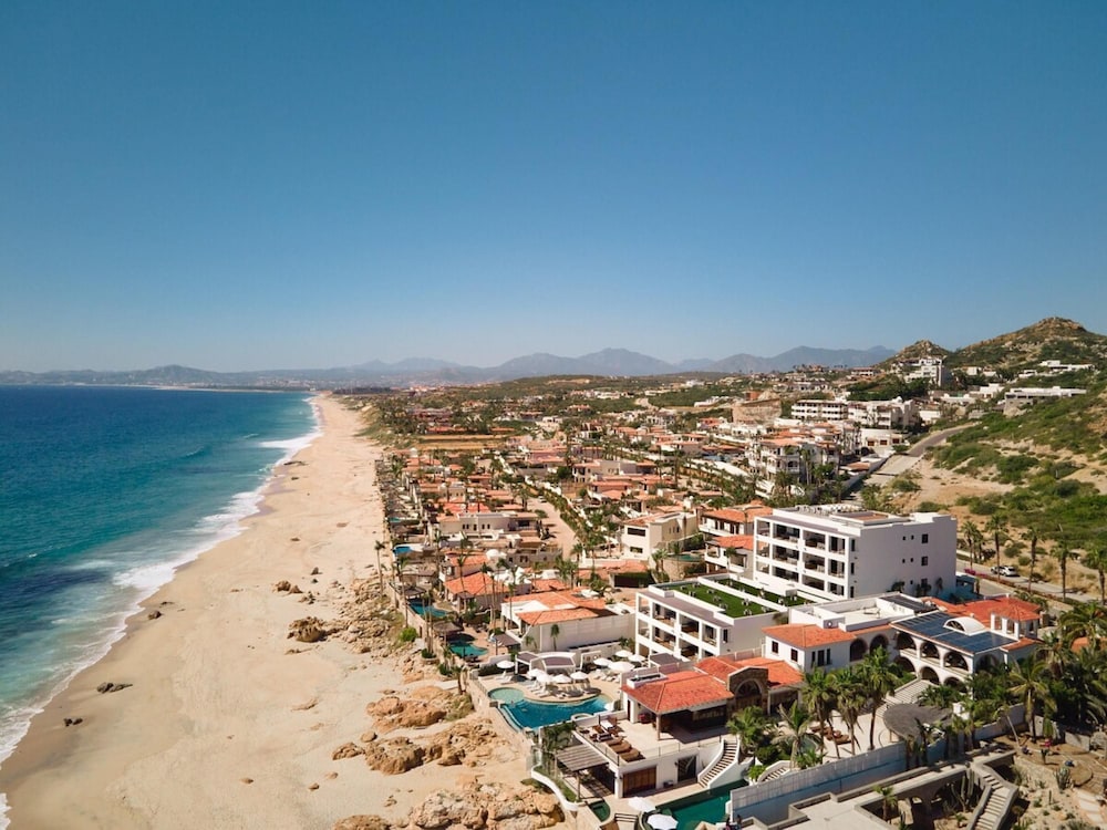 Oceanview 2BD Residence With a Spacious Terrace