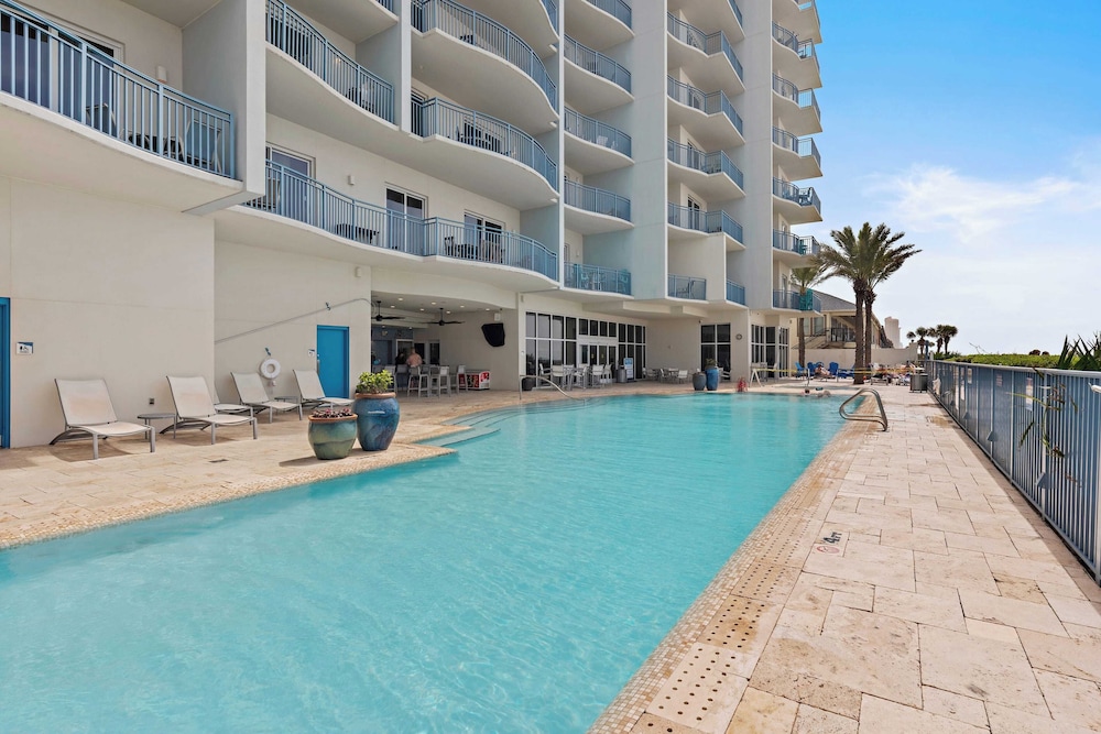 Beachfront Stay w/ Resort Amenities & Gulf Views Sterling Breezing #506
