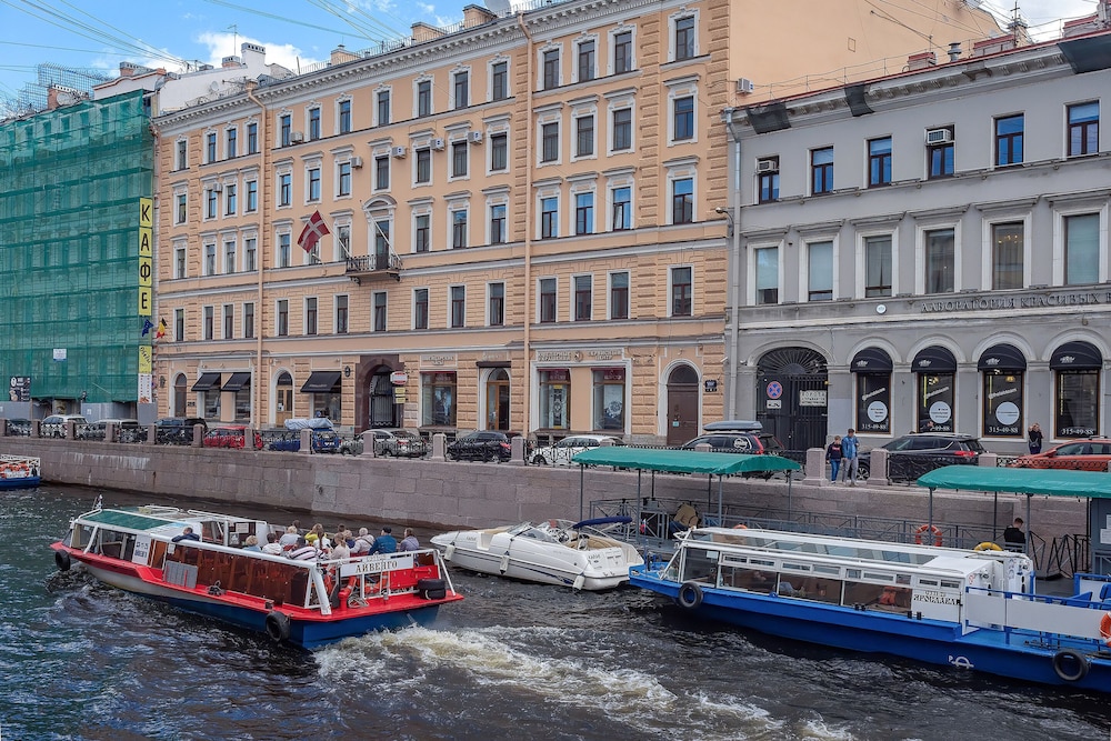 Friends Apartment on Moyka 42