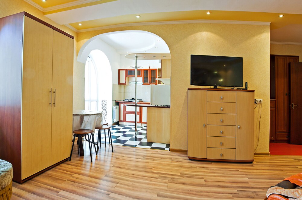 Lessor Apartments