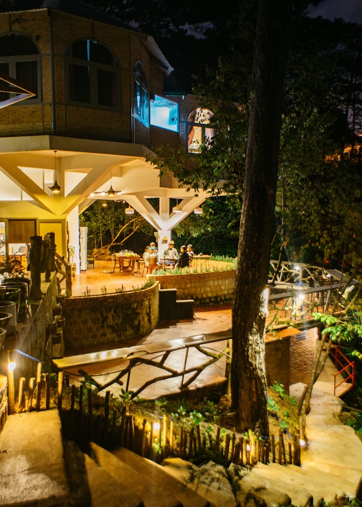 Maple Hostel