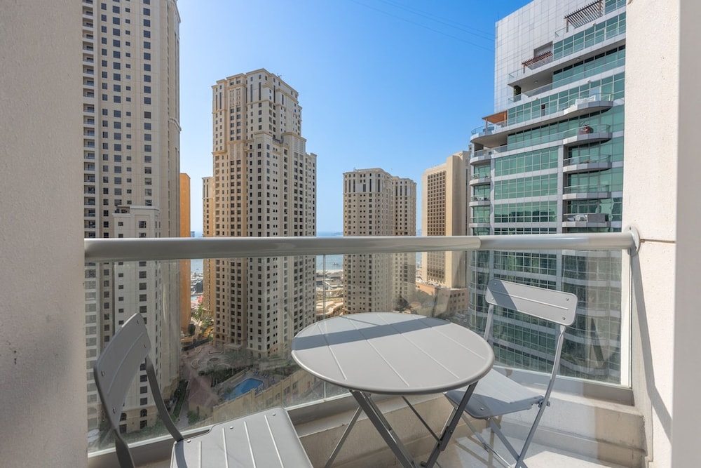 Premium 1-bedroom Apartment in Dubai Marina