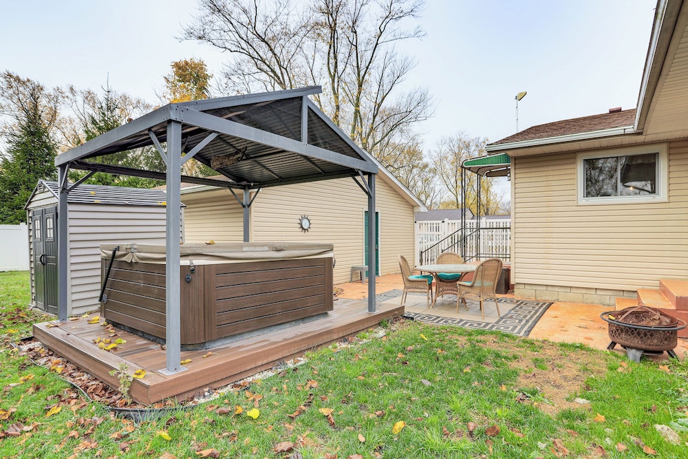 Walk to Sandusky Bay: Home w/ Hot Tub & Fire Pit!