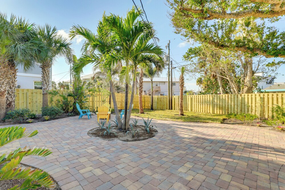 Walk to Beach: Pet-friendly Oasis on Manasota Key!