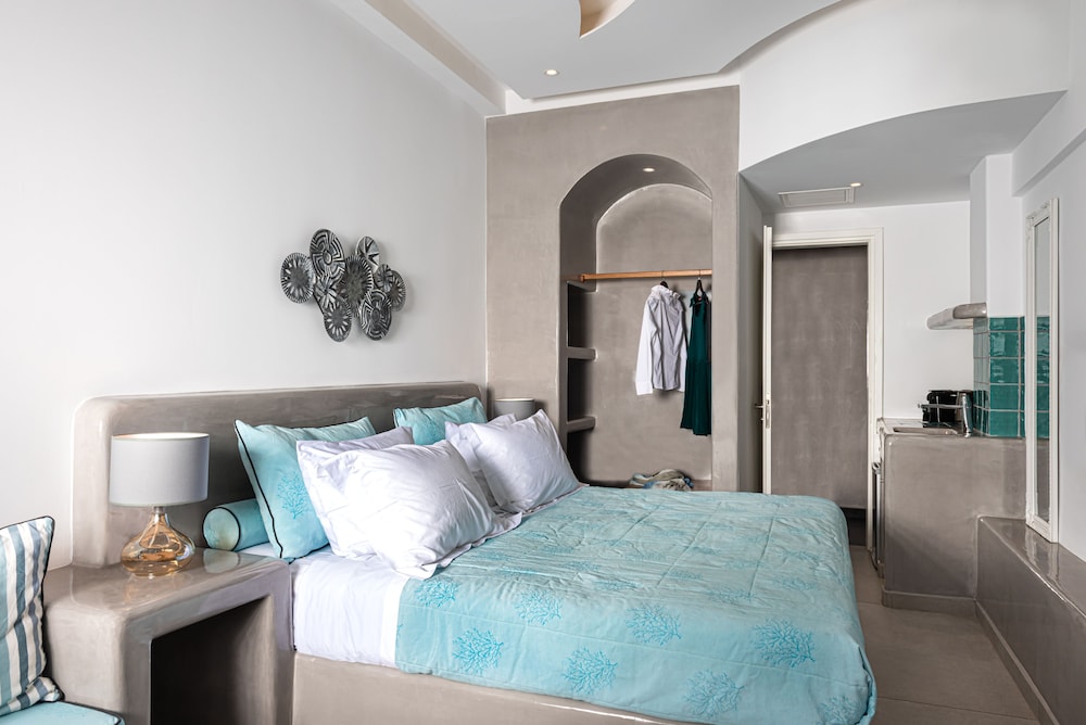 Elements of Caldera Suites