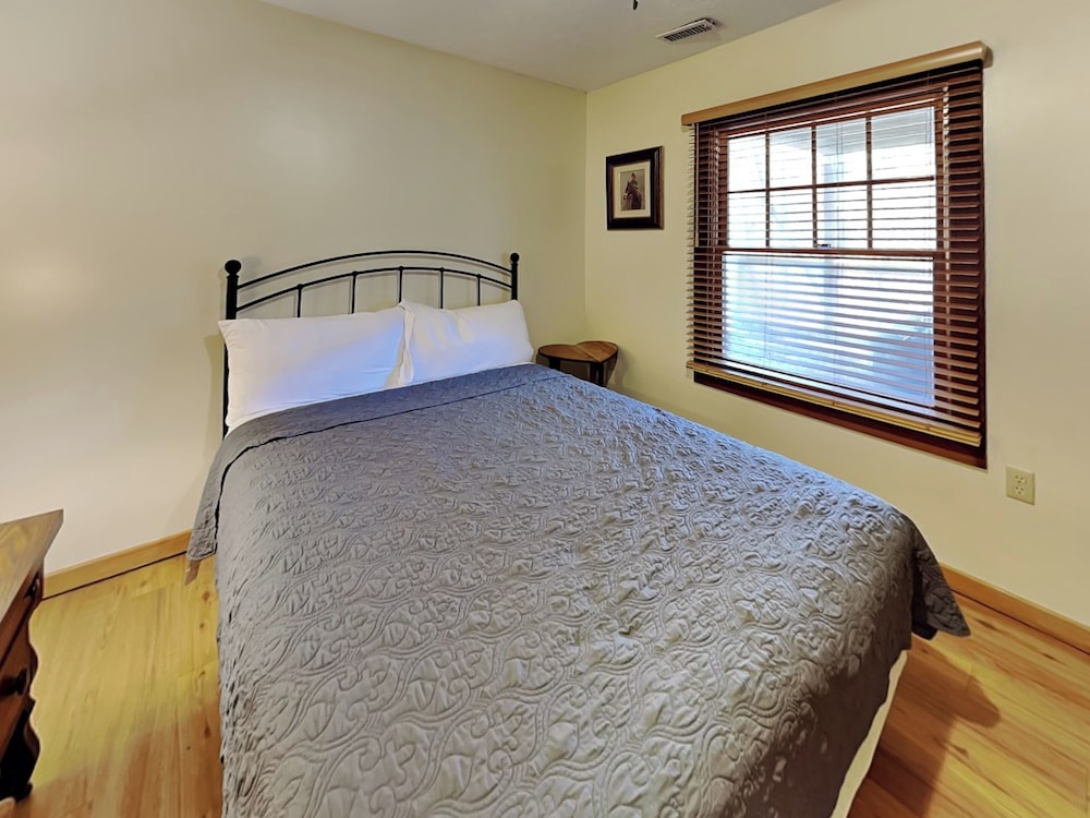 Alexander's Lookout by Jackson Mountain Rentals