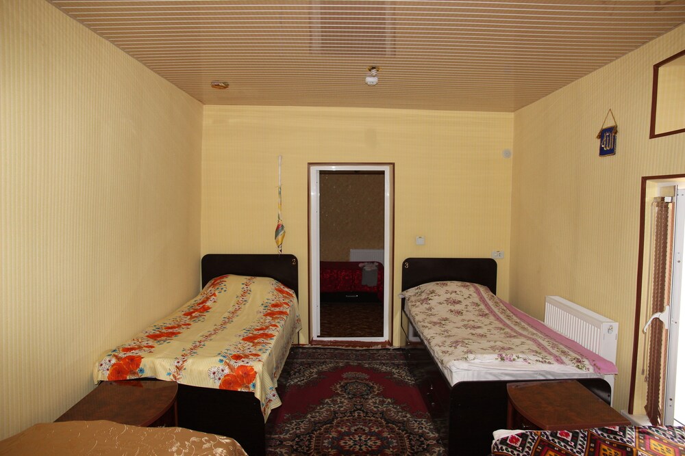 Payraviy Guest House - Hostel