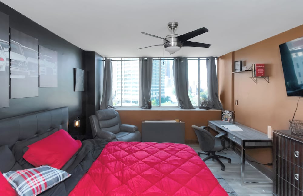 Spacious 3BR Condo in DTWN