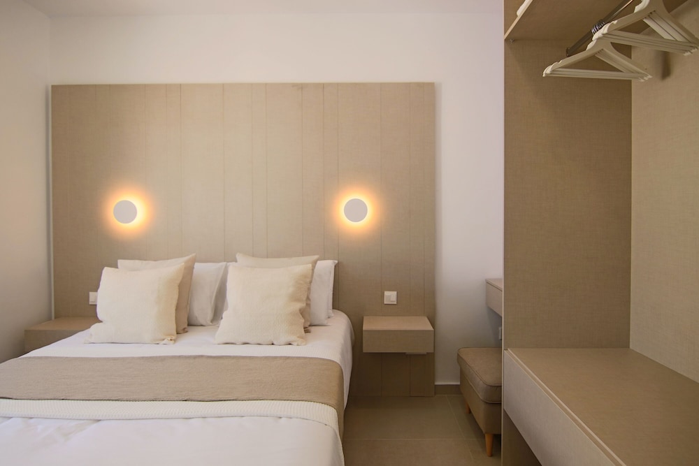 Phaedrus Living: Seaview Luxury Flat Limnaria 114