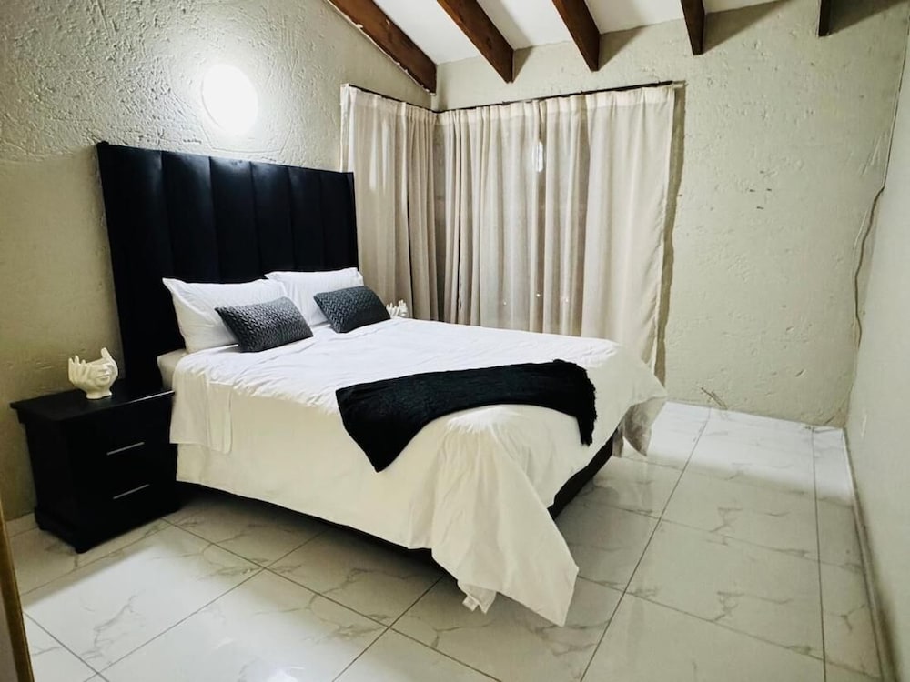 Villa Picasso - 3 Bed Villa