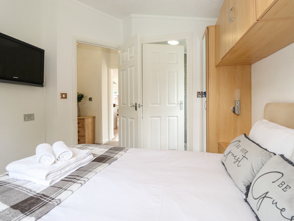 Honeysuckle Lodge