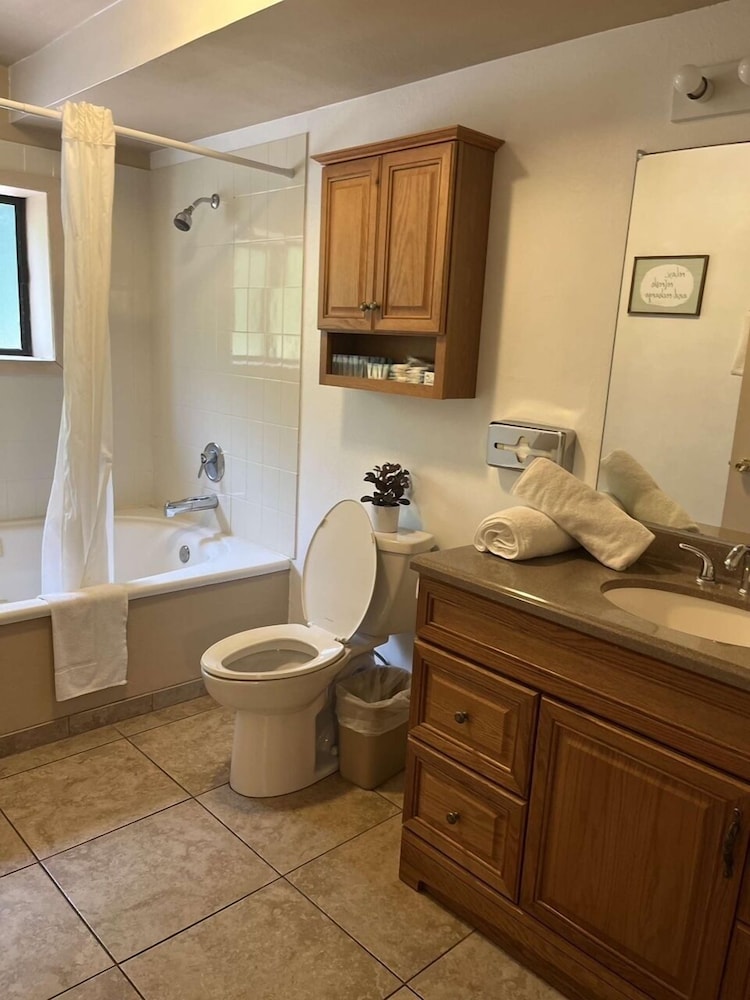 Amber's Inn & Suites