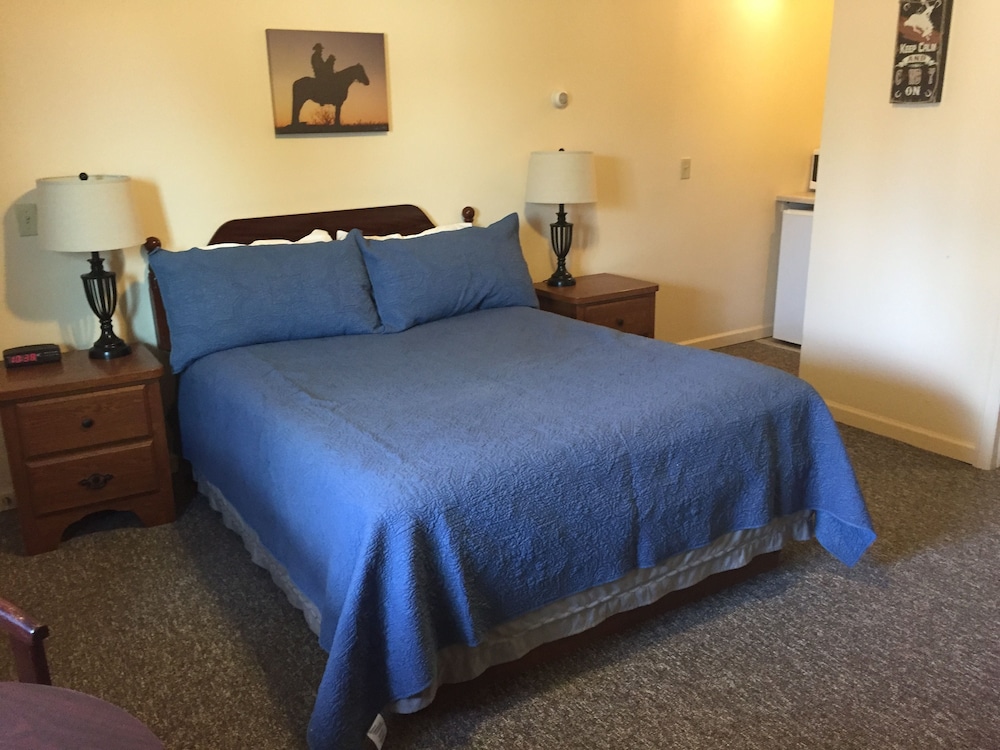 Mansion House Motel view 5