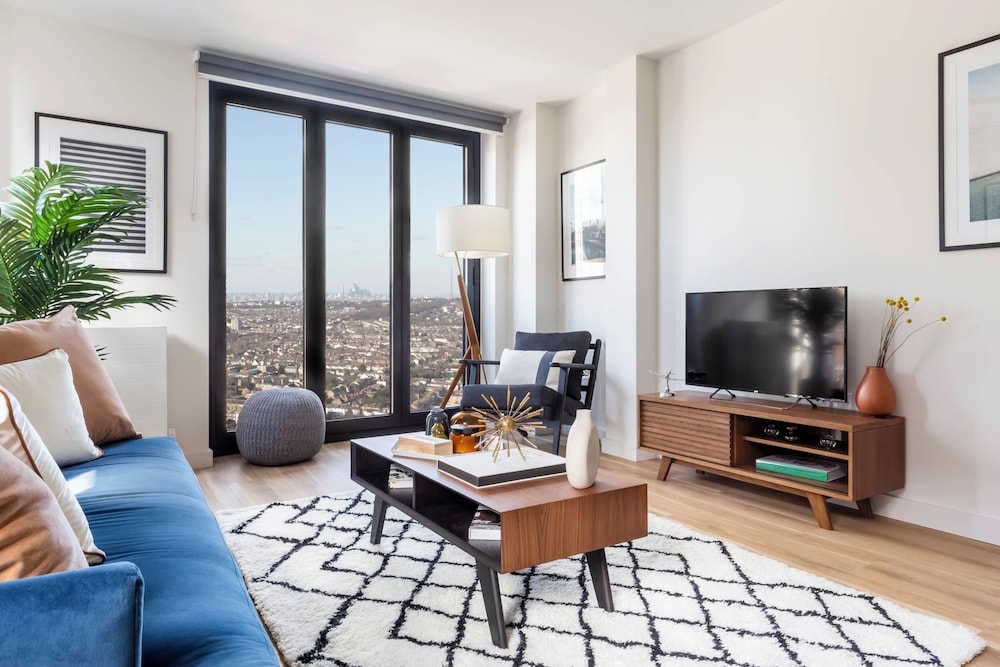 Croydon Central Apartments by Urban Rest
