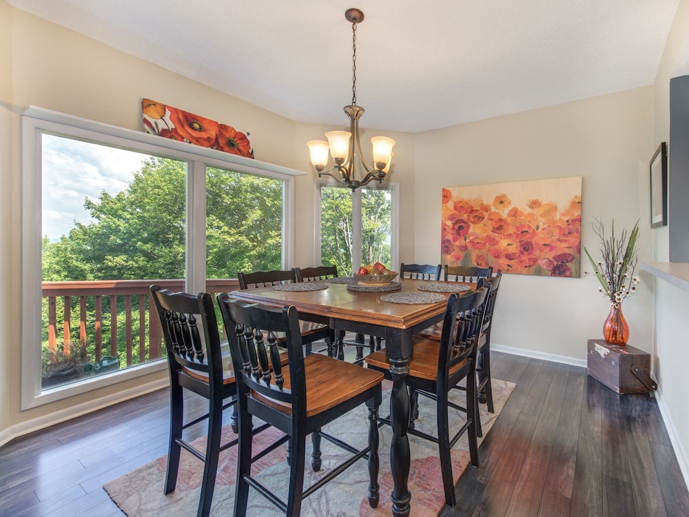 Birdsong by Jackson Mountain Rentals
