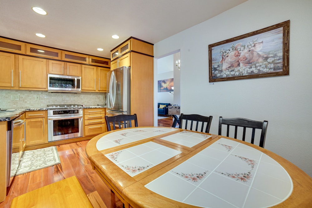Reno Vacations - Spacious Reno Home w/ Deck 1 Mi to Downtown! - Property Image 9