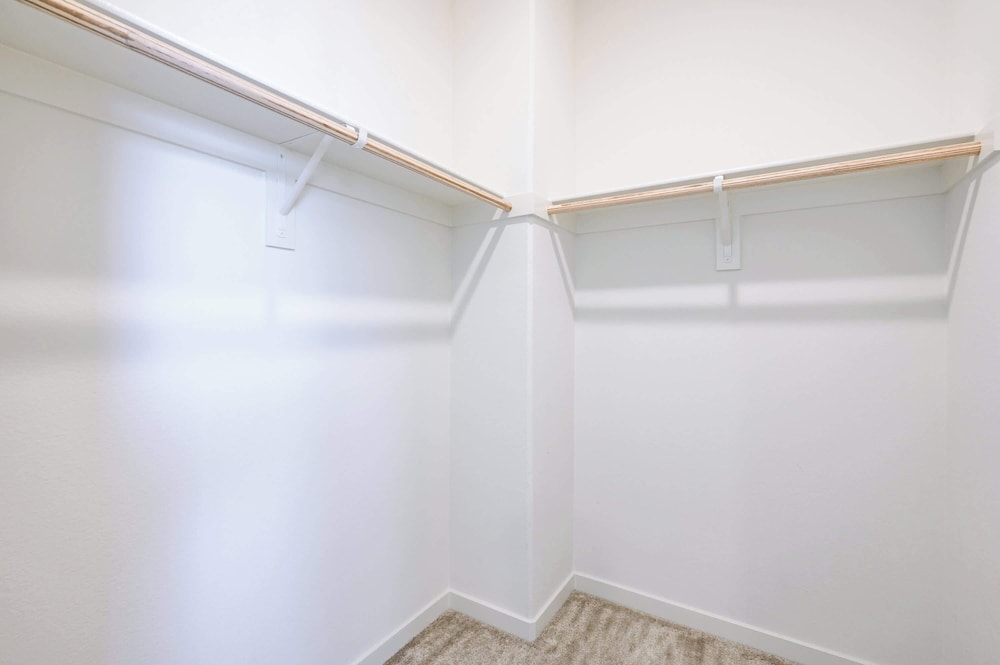 Sunny & Stylish Near LA 4BR Home w Desks & Lounge