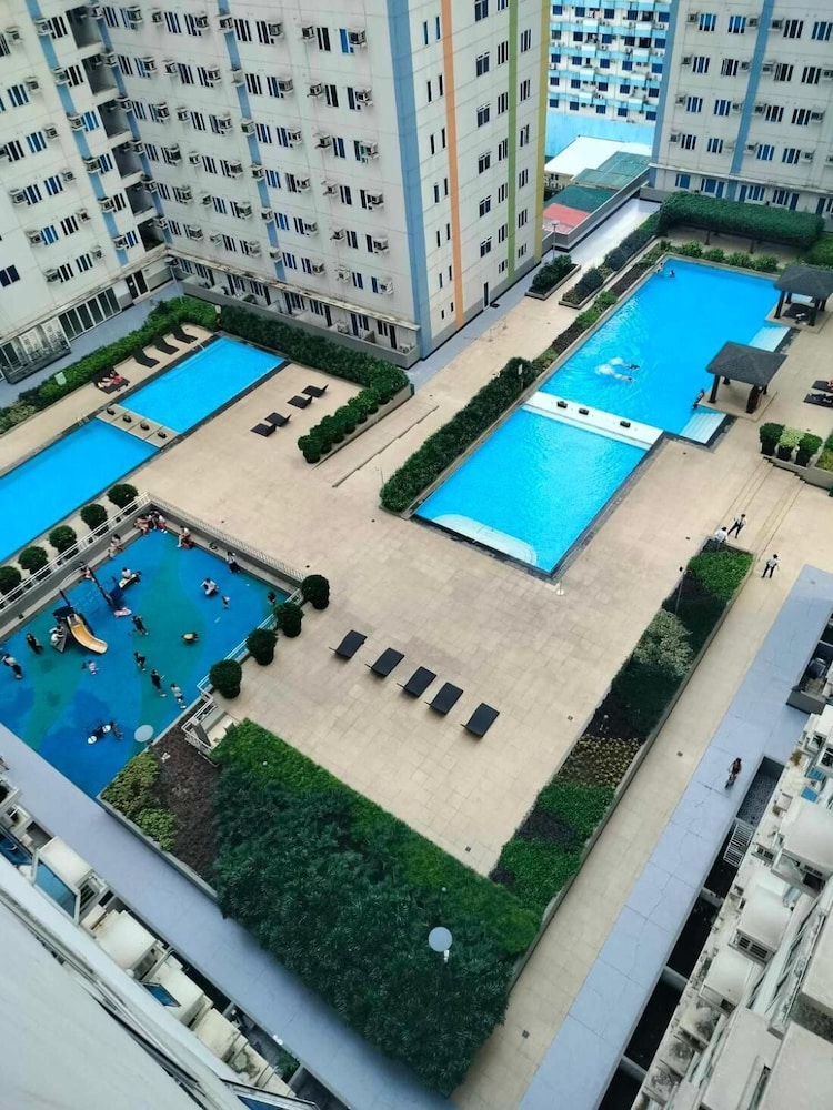 Cozy Studio Unit in Quezon City With Private Pool and City Views