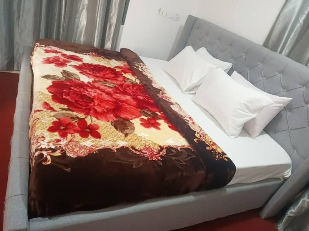 Regal Royal Suites