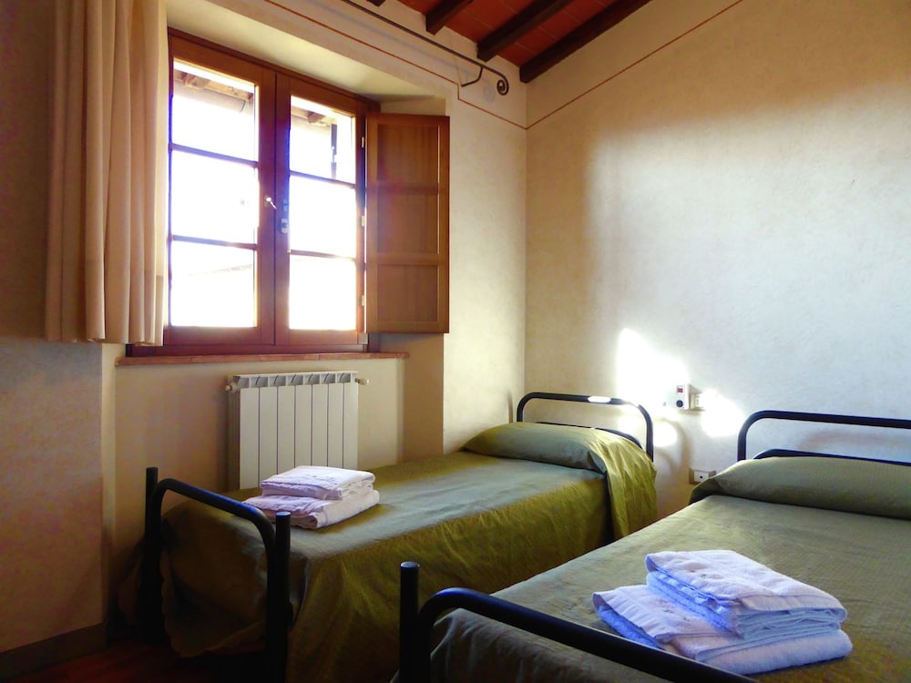 Holiday Home in Montecarelli With Pool photo 2