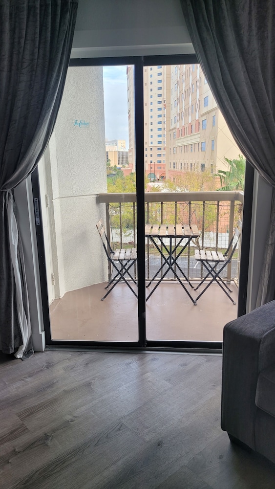 Premium Condos near Universal Studios