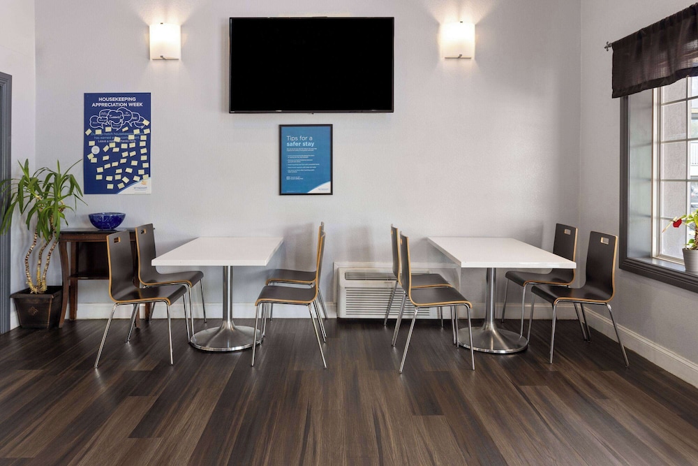 Days Inn by Wyndham Aberdeen view 5