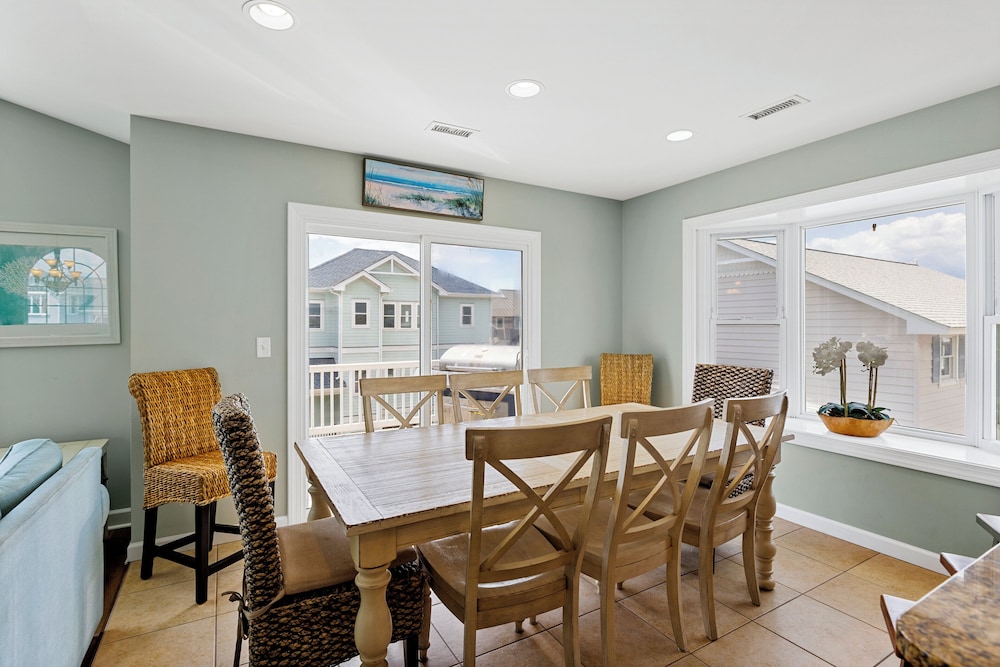 Sea La Vie (North Topsail) by Topsail Realty
