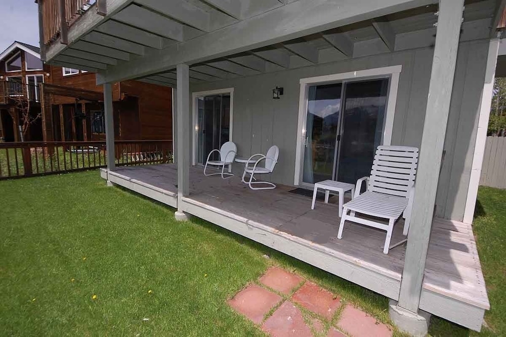584 Alpine Drive 4 Bedroom Home