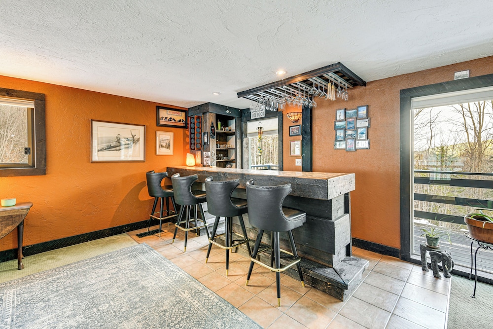 11 Mi to Sugarbush: Eclectic Ski House w/ Hot Tub!